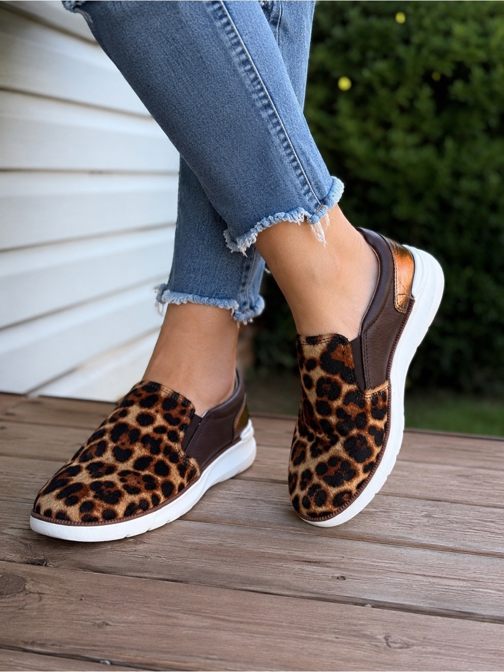 Johnston & Murphy Leopard Calf Hair Slip On Sneakers Women’s 8M Brown Leather